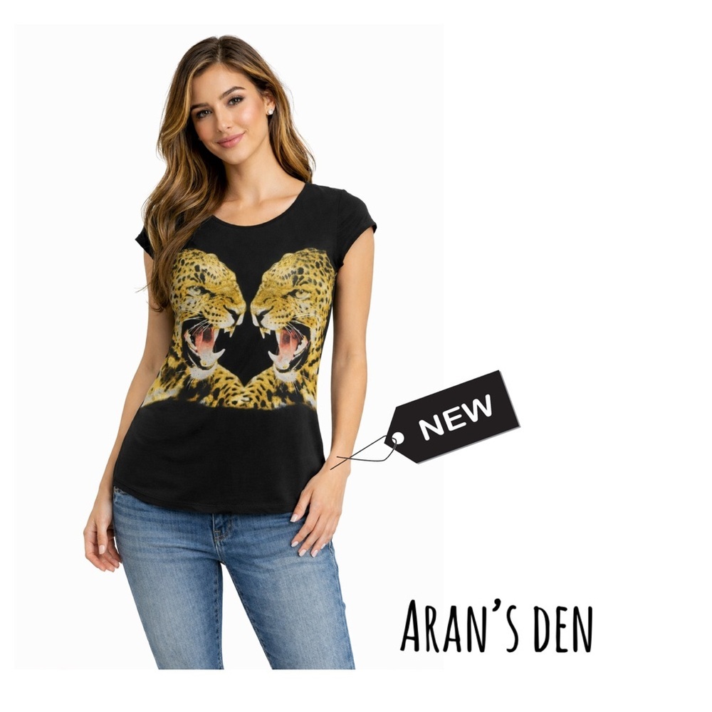 NWT SIZE SMALL ARON’S DEN TOP